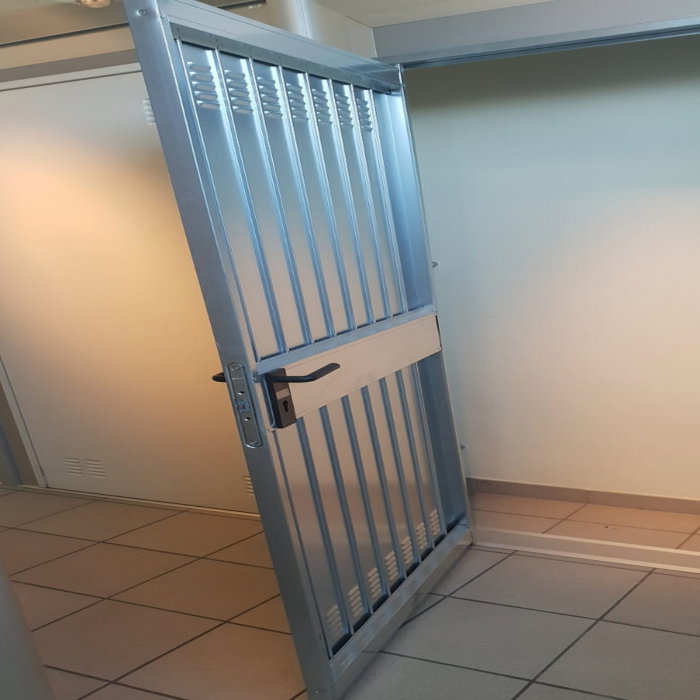 Pachet 18 x Usa metalica CLUB otel galvanizat reversibila - nevopsita [7]