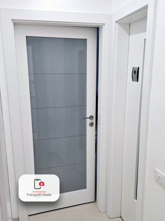 Usa cu toc reglabil PORTA VERTE HOME B5 - ST/DR [1]