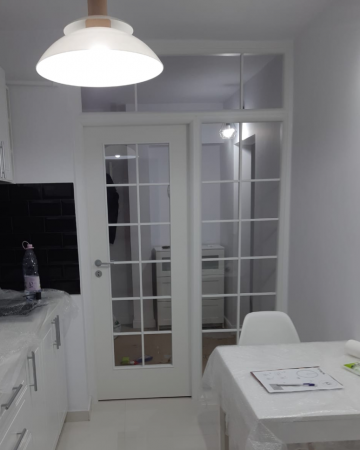 Usa de interior cu luminator cu geam si supralumina [7]