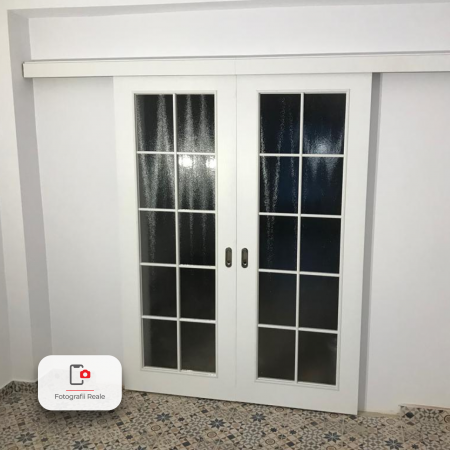 Usa glisanta dubla HDF aplicata pe perete PORTA Decor model C [1]
