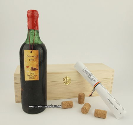 Tipuri de Vin - Cabernet Sauvignon 1975 Dealu Mare in cutie lemn