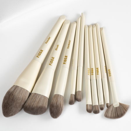 Pensule machiaj - Set 10 pensule machiaj FiGGA®, Profesionale, manere din lemn si aluminiu, gentuta depozitare, Alb crem