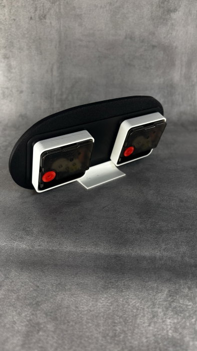 Ceas de birou printat 3D, design inspirat bord auto, cu 2 mecanisme separate [4]