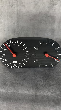 Ceas de birou printat 3D, design inspirat bord auto, cu 2 mecanisme separate [1]