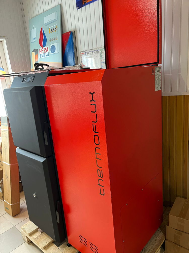Centrala pe peleți/lemn Thermoflux Pelling 35 Maxi – rezervor dreapta, 35 kW [8]