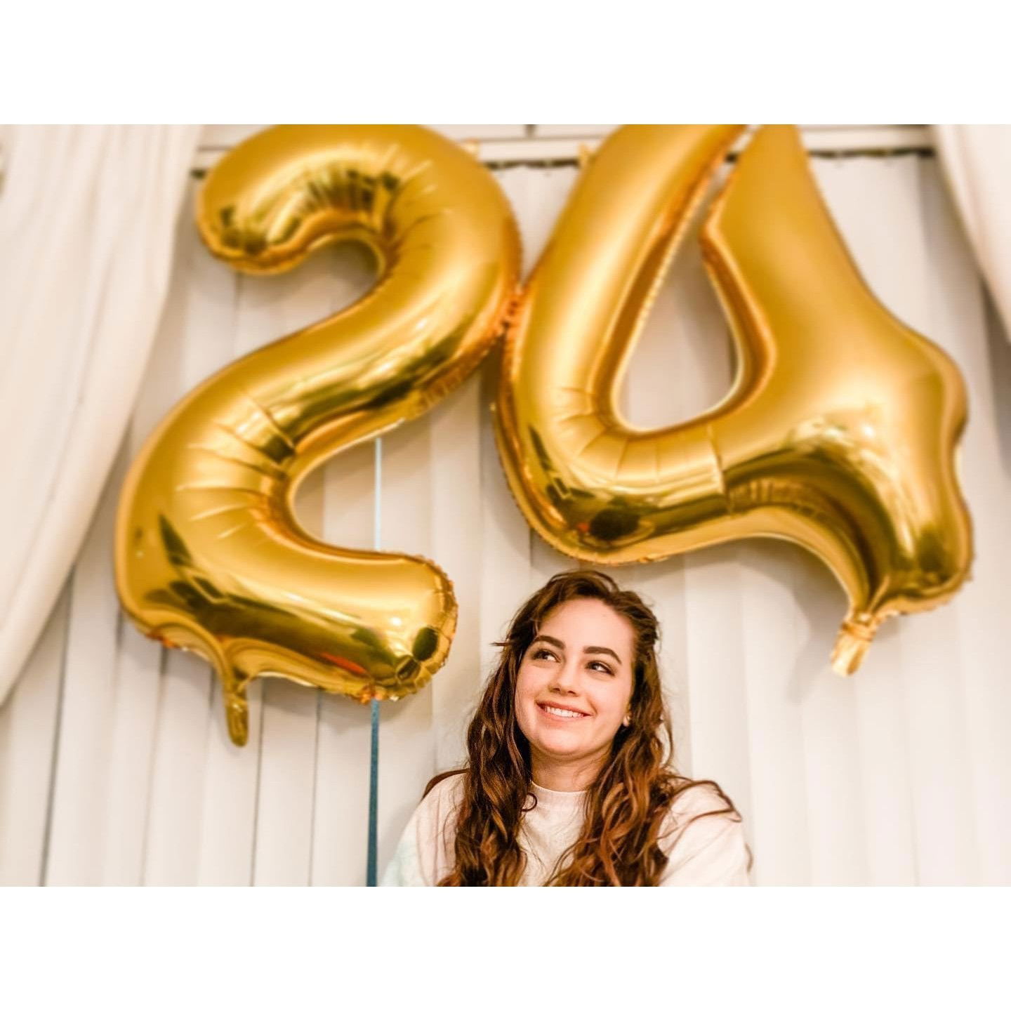 Balon din Folie Metalizata Flippy, Figurina Cifra, Tema Aniversare 100 cm, Ambalaj Individual, Pai inclus, Umflare cu Aer sau Heliu, Auriu, Cifra 4 [4]