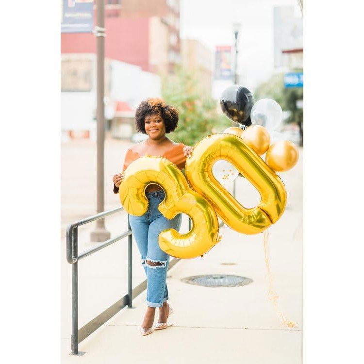 Balon din Folie Metalizata Flippy, Figurina Cifra, Tema Aniversare 80 cm, Ambalaj Individual, Pai inclus, Umflare cu Aer sau Heliu, Auriu, Cifra 3 [4]