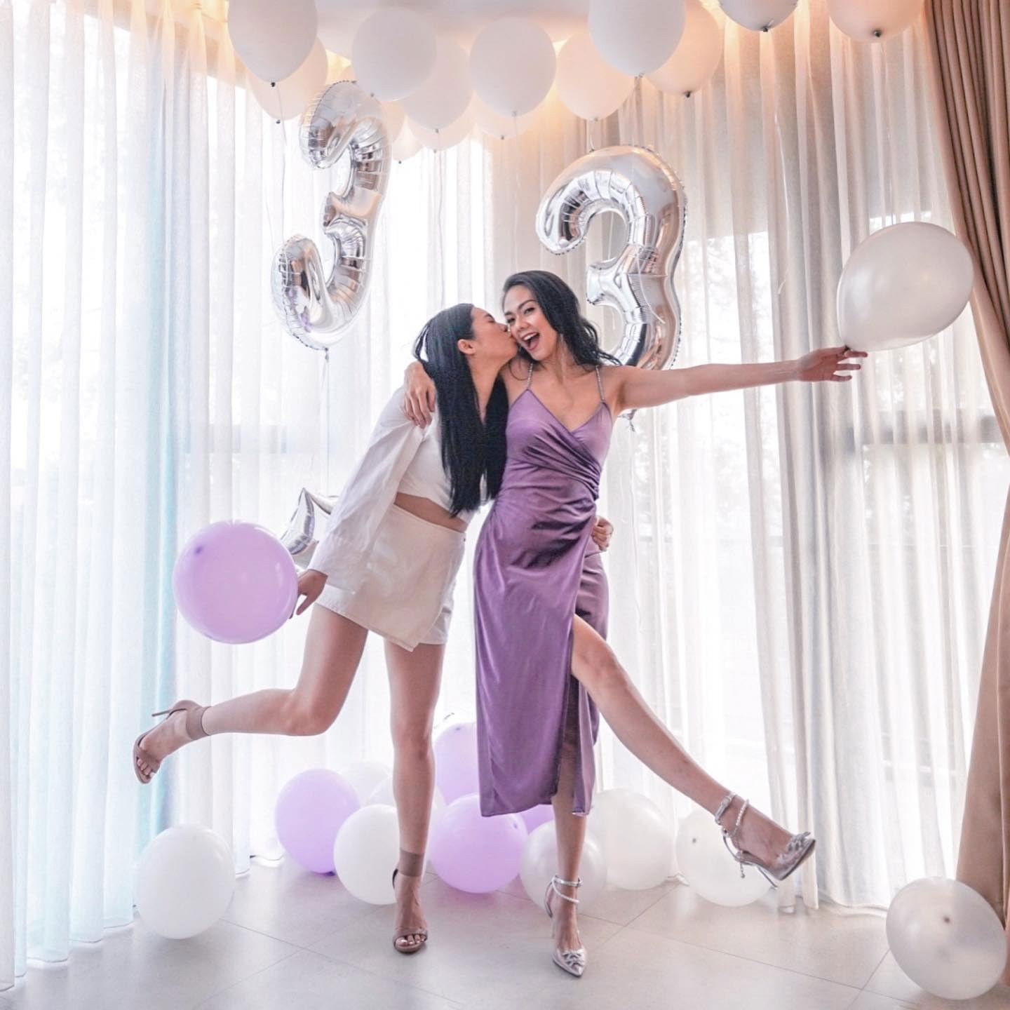 Balon din Folie Metalizata Flippy, Figurina Cifra, Tema Aniversare 40 cm, Ambalaj Individual, Pai inclus, Umflare cu Aer sau Heliu, Argintiu, Cifra 3 [7]