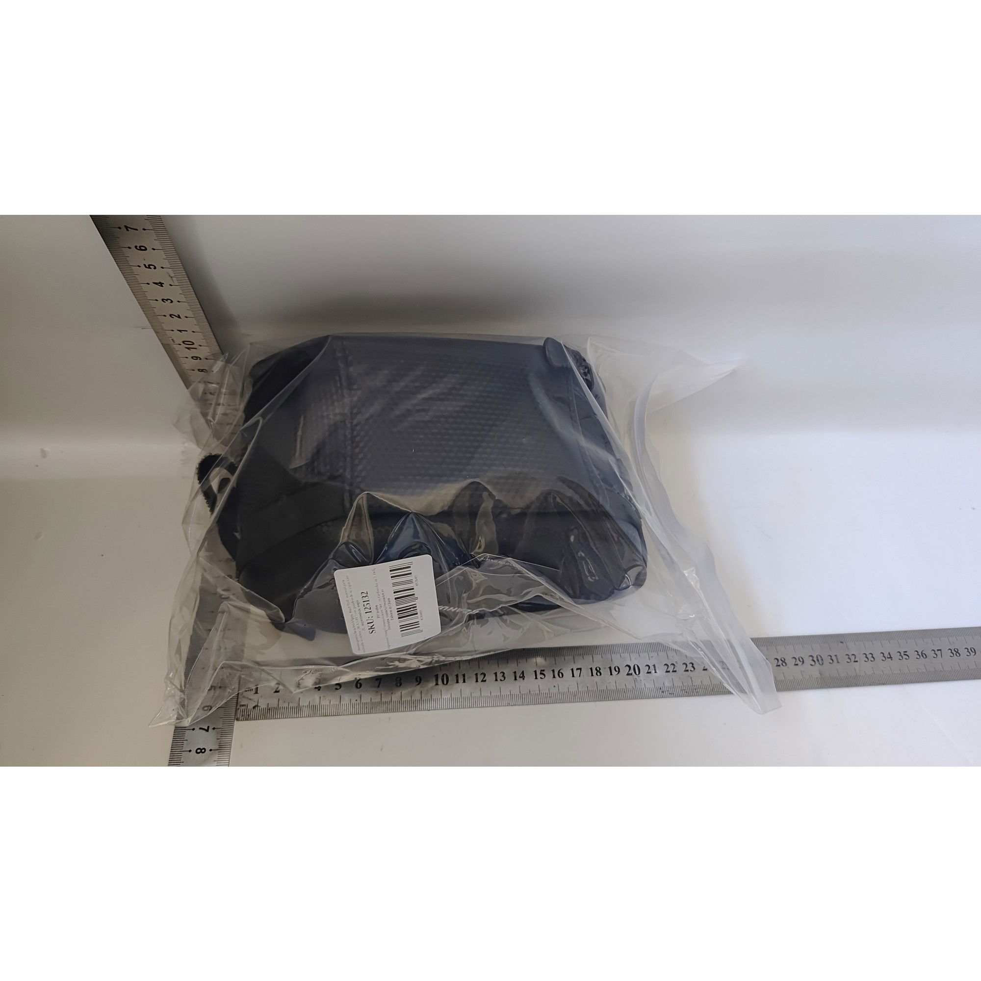 Borseta pentru bicicleta Flippy, Hard Shell, material piele artificiala si carbon, 20x12x11.5 cm, prindere de sa, capacitate 2L, impermeabila, negru [12]