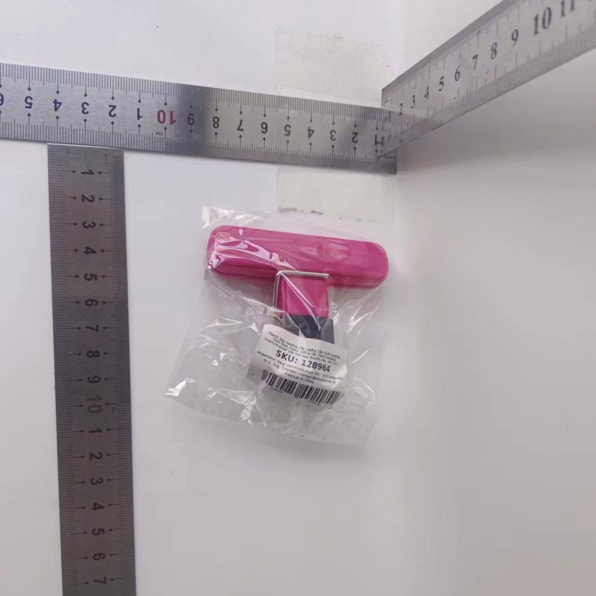 Pentru casa - Cleste Multifunctional pentru Sigilarea Pungilor, Flippy, din Plastic, Mentine Alimentele Proaspete, 7x6.5 cm, Roz