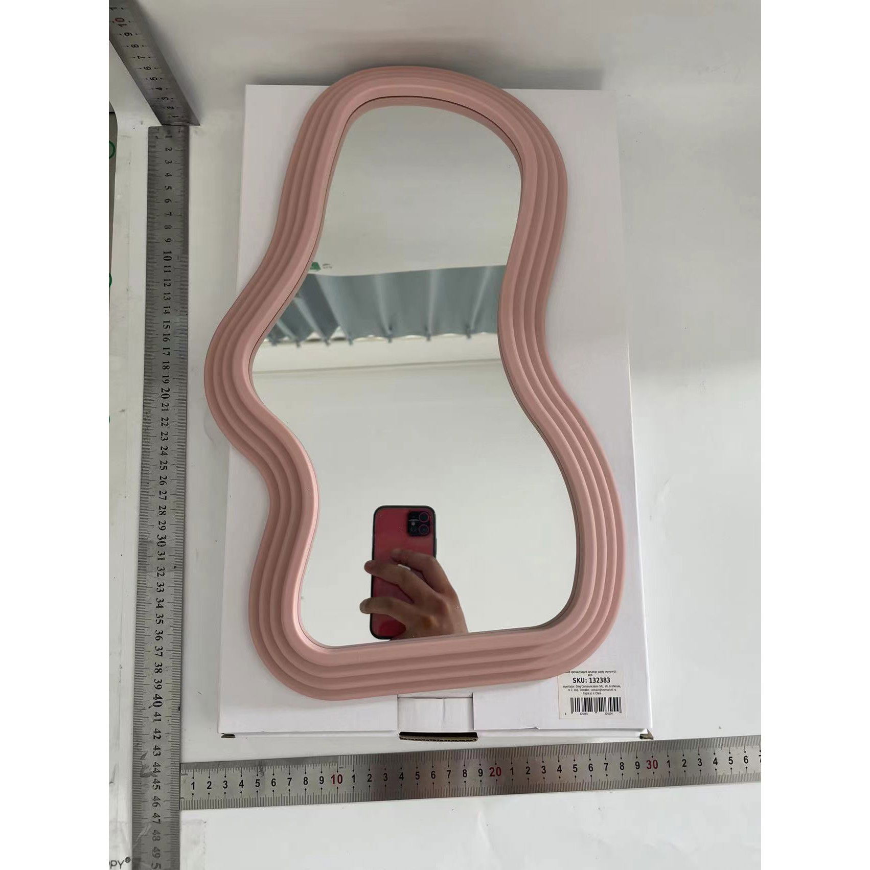 50 - 100 LEI - Oglinda de Perete, Flippy, Decorativa, pentru Baie, Dormitor, Sufragerie, Model Minimalist, Forma Asimetrica, 40.3x26 cm, Roz