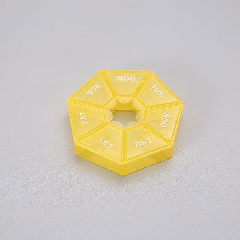 10 - 25 LEI - Cutie separator medicamente cu zilele saptamanii, Flippy, Plastic, 7 compartimente, Galben