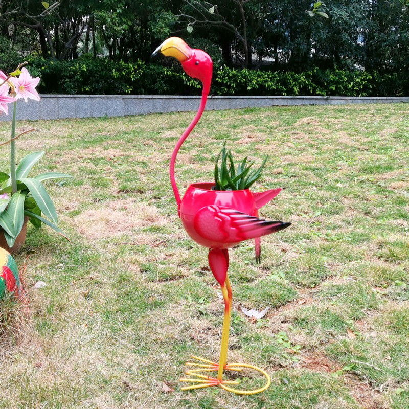 Pasari Decorative din Metal - Decoratiune pentru Gradina, Flippy, Flamingo pentru Gradina cu Suport pentru Plante Flori, Ornament de Ghiveci de Flori, Model Flamingo, din Fier, 73 x 34 x 22 cm, Roz