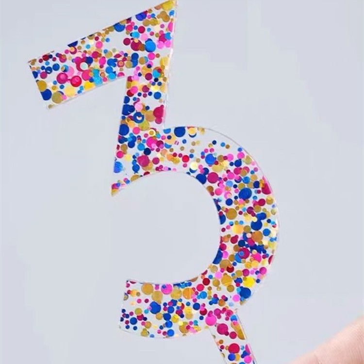 10 - 25 LEI - Decoratiune Topper pentru Tort, Flippy, din Acrilic cu Fulgi de Sclipici, Model Cifra 3, Inaltime 18.5 cm, Transparent Multicolor 