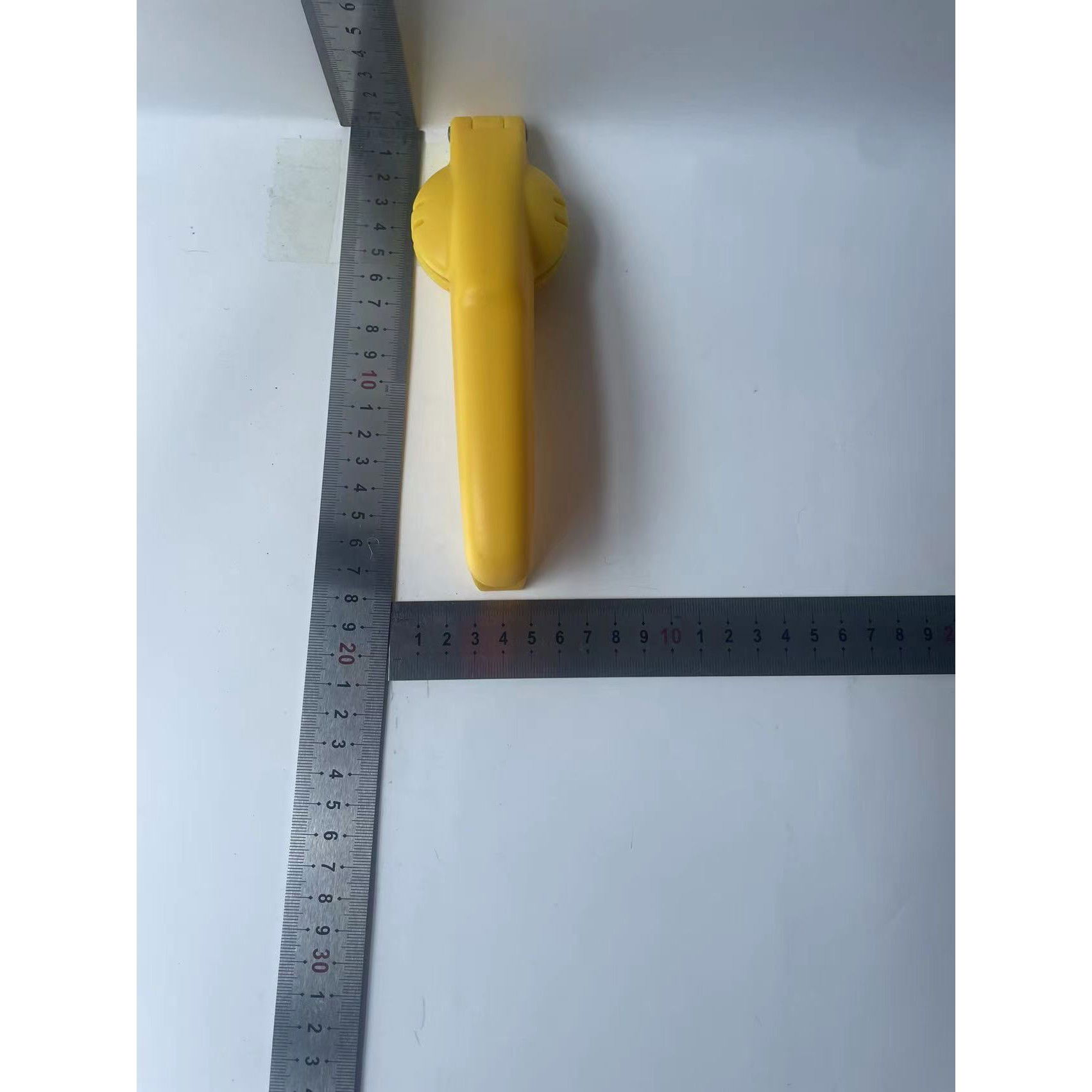 Dispozitiv de spart nuci si castane Flippy, ABS si otel, 17.5 x 5.5 x 5 cm, usor de utilizat, galben [5]