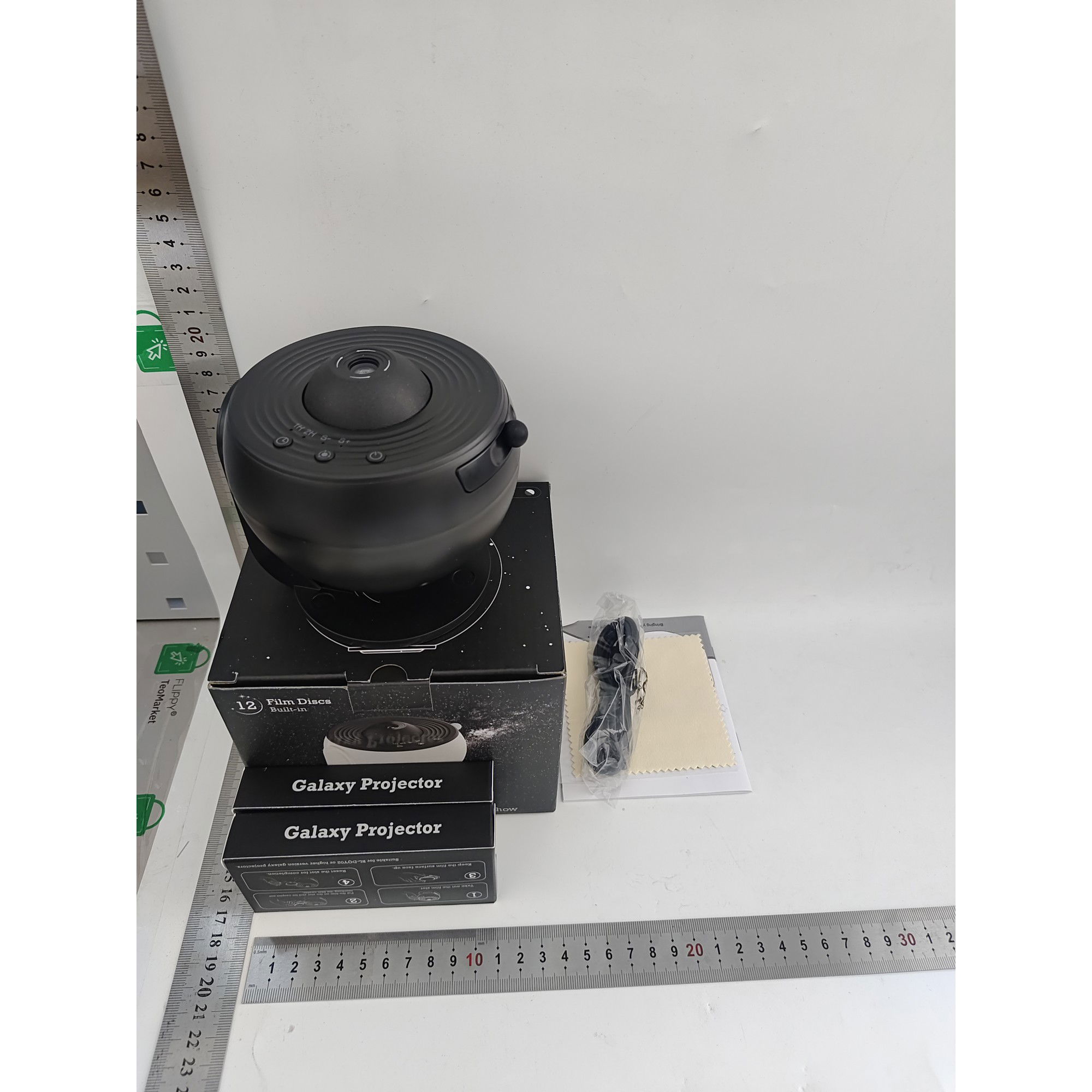 Pentru casa - Lampa Tip Proiector Galaxie, Flippy, pentru Dormitor, Tematica Cer Instelat, Model Glob, HD, Rotire 360 de Grade, 13 Imagini, Incarcare USB, 5 W, 11.2x10.8x10.9 cm, Negru