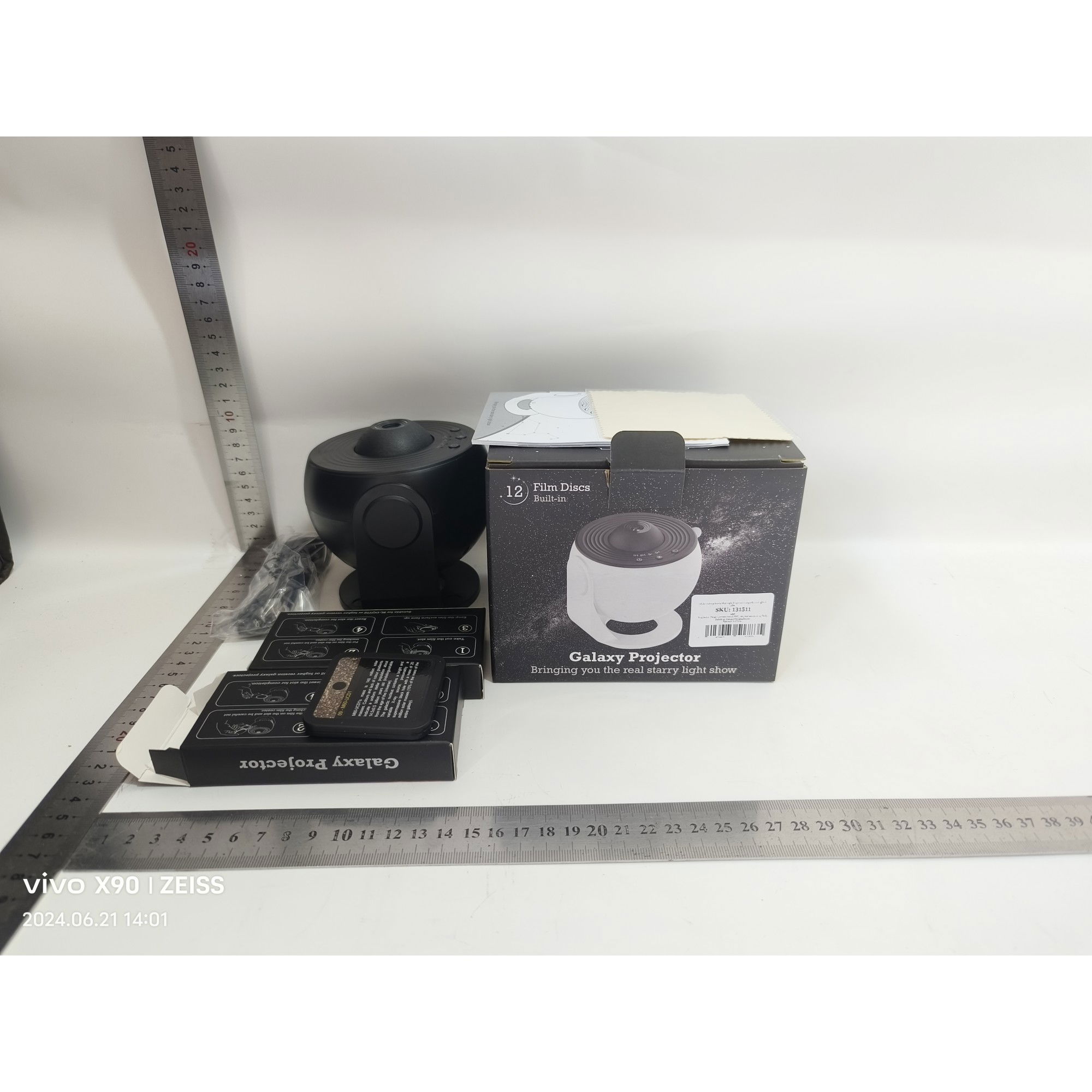 Pentru casa - Lampa Tip Proiector Galaxie, Flippy, pentru Dormitor, Tematica Cer Instelat, Model Glob, HD, Rotire 360 de Grade, 20 de Imagini, Incarcare USB, 10 W, 15x15 cm, Negru