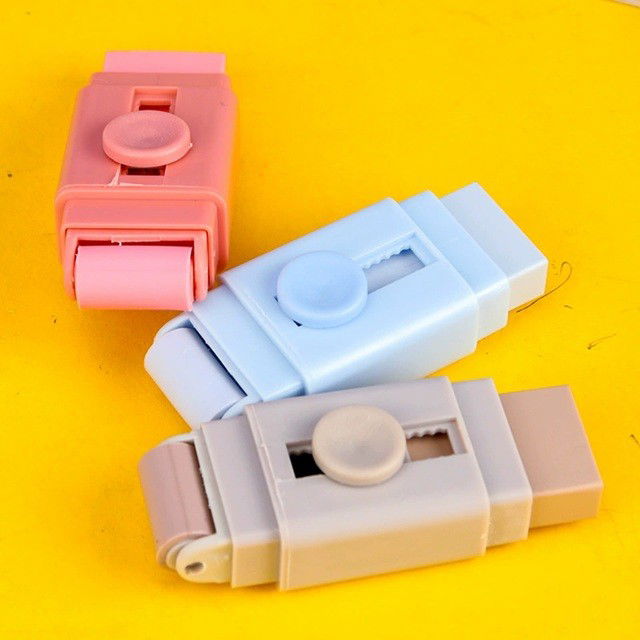 Radiera, Flippy, cu 2 Rezerve, Reglare Pull-Push, din Cauciuc, Crem [4]