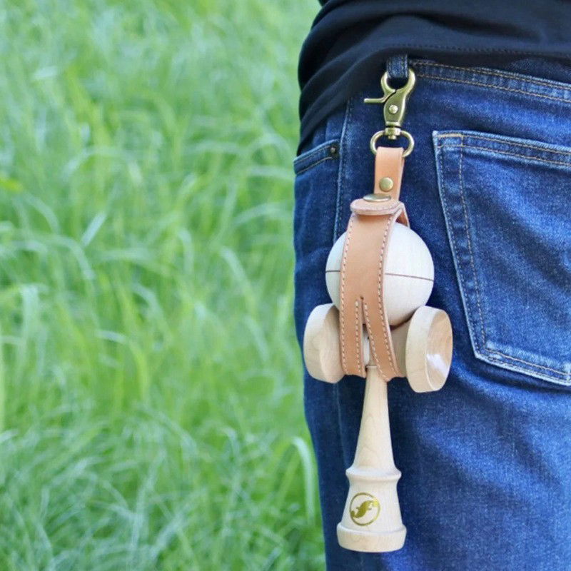 Accesorii Kendama - Husa pentru Kendama, Flippy, Husa de Depozitare pentru Kendama, din Piele Ecologica, Catarama cu Agatare pentru Transportare, Model Breloc Simplu, 19.5 x 2.5 cm, Apricot