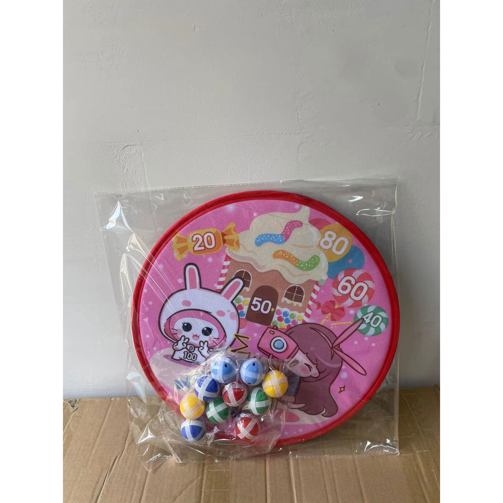 Joc Darts Flippy pentru Copii, Placa Pliabila 36.5 cm, 8 Mingii Velcro/Scai Simple, 2 Mingii Luminoase, Model Acadele, Roz [10]