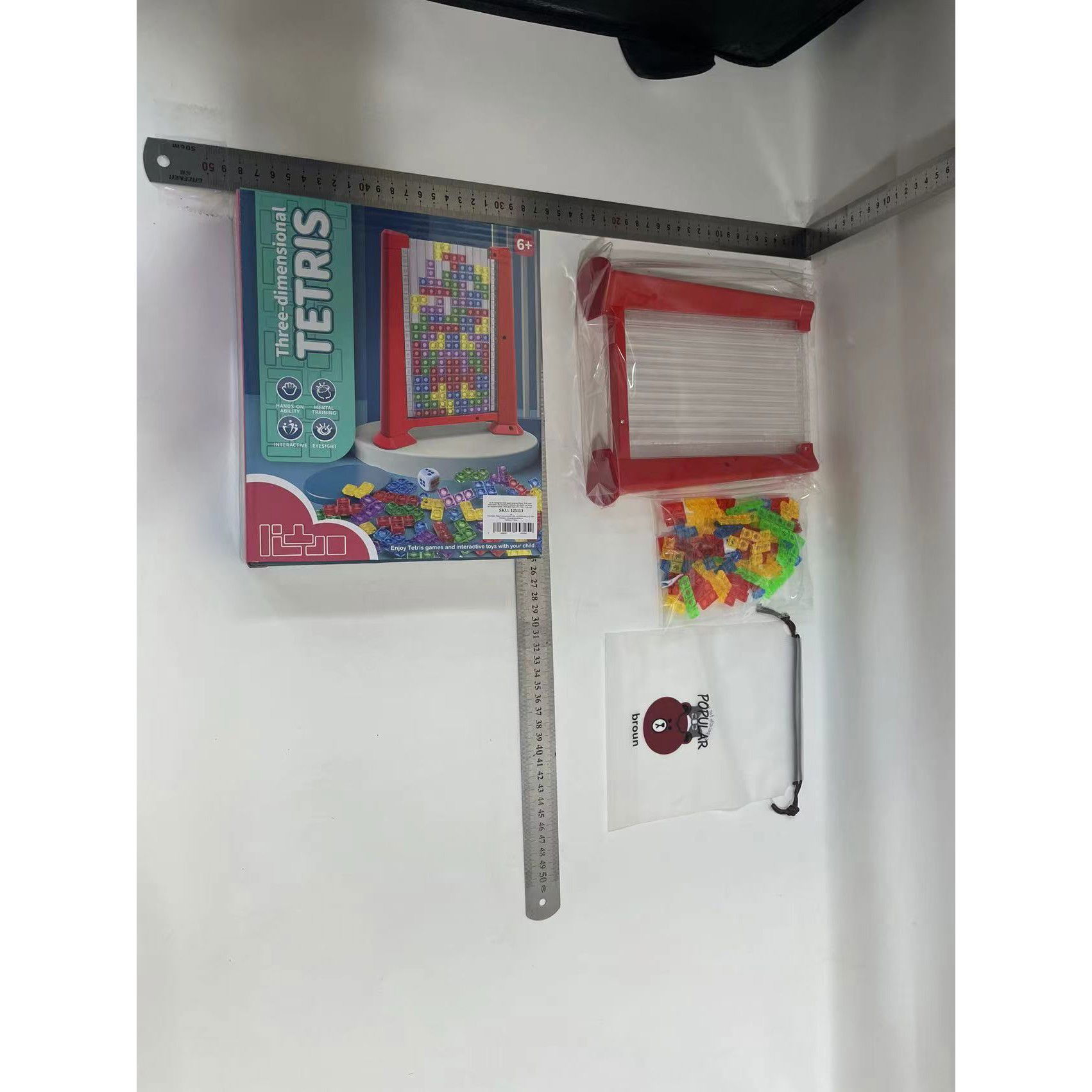 Joc de inteligenta Tetris puzzle tangram Flippy, 70 de piese multicolore, 3D, montessori, interactiv, din plastic, zar inclus, sac depozitare piese, varsta peste 6 ani, 23 x 19.8 x 5 cm, cadru rosu [10]