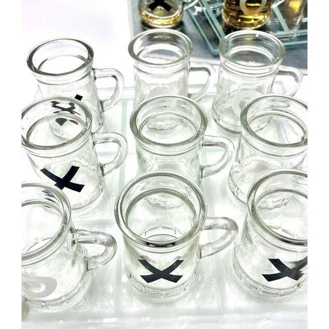 Jocuri de societate - Joc X si O Flippy, cu Mini Halbe din Sticla, 25 x 25 cm, pentru Petreceri, Decor, Cadouri, Transparent