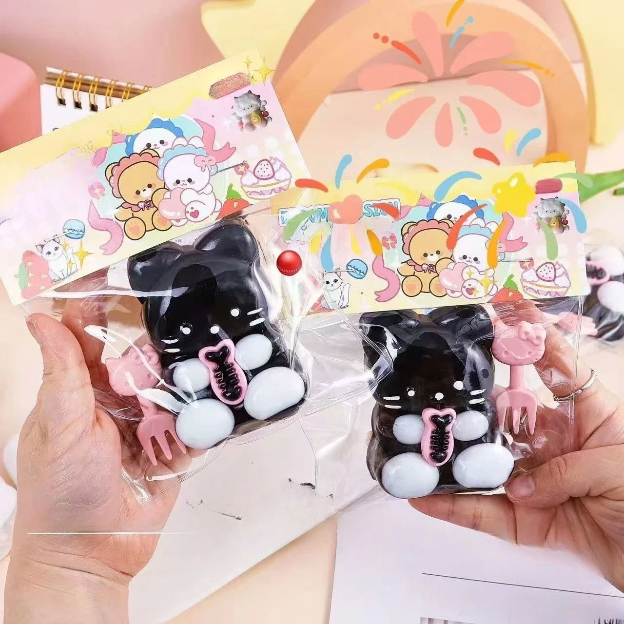 Jucarie Antistres Squishy, Flippy, cu Revenire Lenta, Squeeze Pinch Family, Model Pisicuta, 10cm x6cm Ambalaj Transparent, 70 gr, Negru [3]