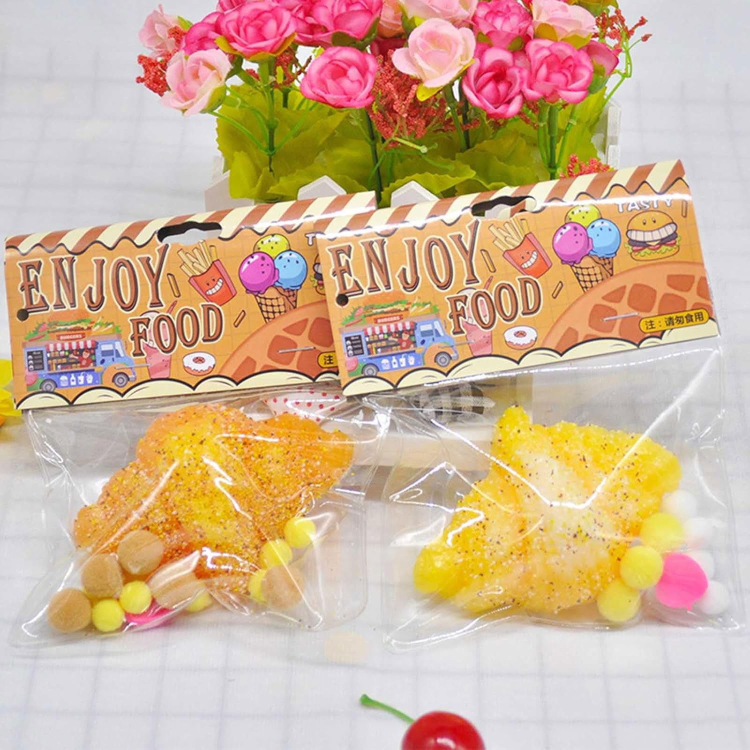 Jucarie Antistres Squishy, Flippy, cu Revenire Lenta, Squeeze Pinch Family, Model Croissant, 10x8 cm, 90g, Ambalaj Transparent, Maro [4]