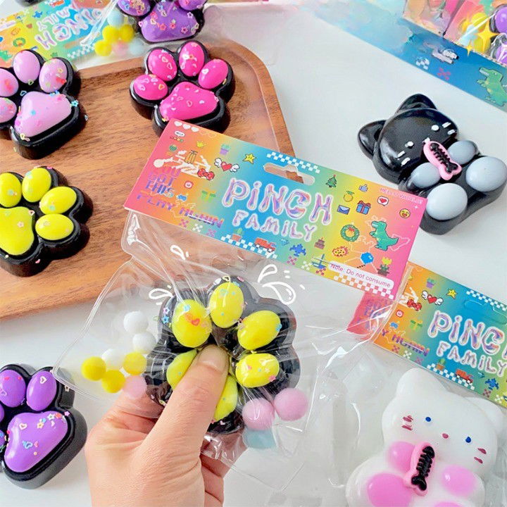 Jucarie Antistres Squishy, Flippy, cu Revenire Lenta, Squeeze Pinch Family, Model Labuta de Pisica, 6.8x6.2 cm, 55g, Ambalaj Transparent, Galben [3]