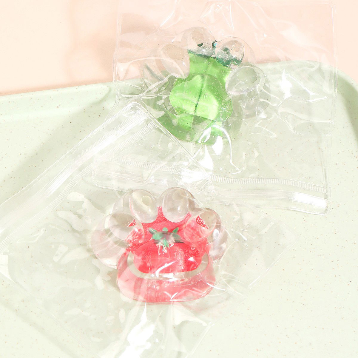 Jucarie Antistres Squishy, Flippy, Labuta de Pisica Pufoasa, cu Revenire Lenta, 7 x 6.5 cm, Model Legume, Multicolor [7]