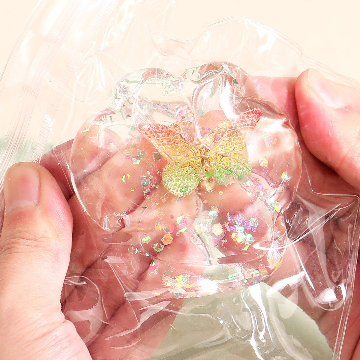 Jucarie Antistres Squishy, Flippy, Labuta de Pisica Pufoasa, cu Revenire Lenta, 7 x 6.5 cm, Model Fluturi, Multicolor [3]