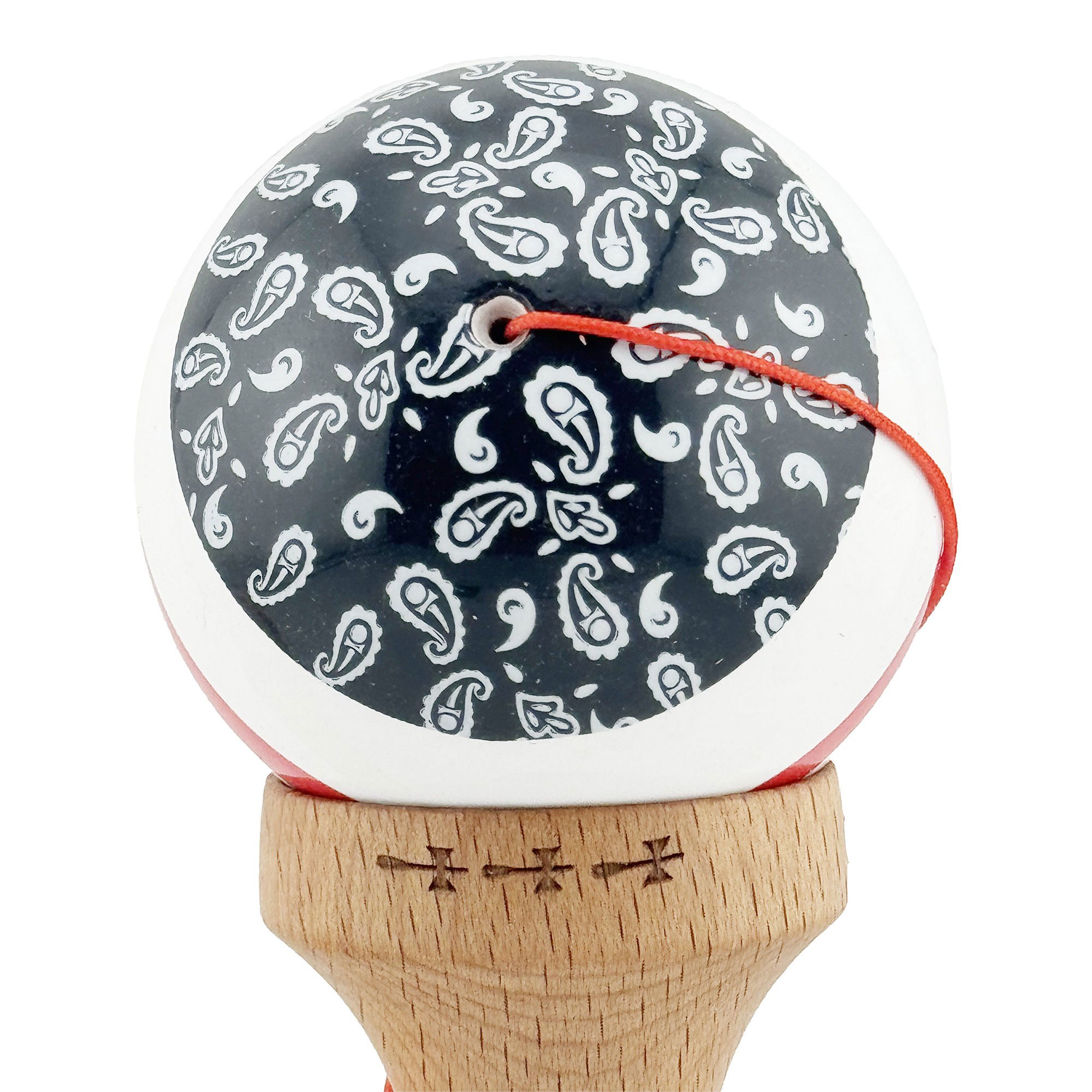 Kendama X CHICANOS Originala, Profesionala, Flippy, Big Cups V2, Super Sticky cu Cupe Mari, Rulment Metalic, din lemn 18 cm, Ata 55 cm, Negru/Alb [9]