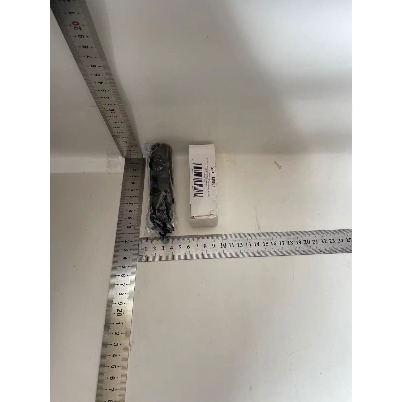 Kit supravieturie Flippy, Fluier multifunctional 7 in 1, pentru drumetii, hiking, lupa, fluier, termometru, depozitare pastile, busola, din material ABS, cu snur, 9,7 x 2,8 cm, verde [12]