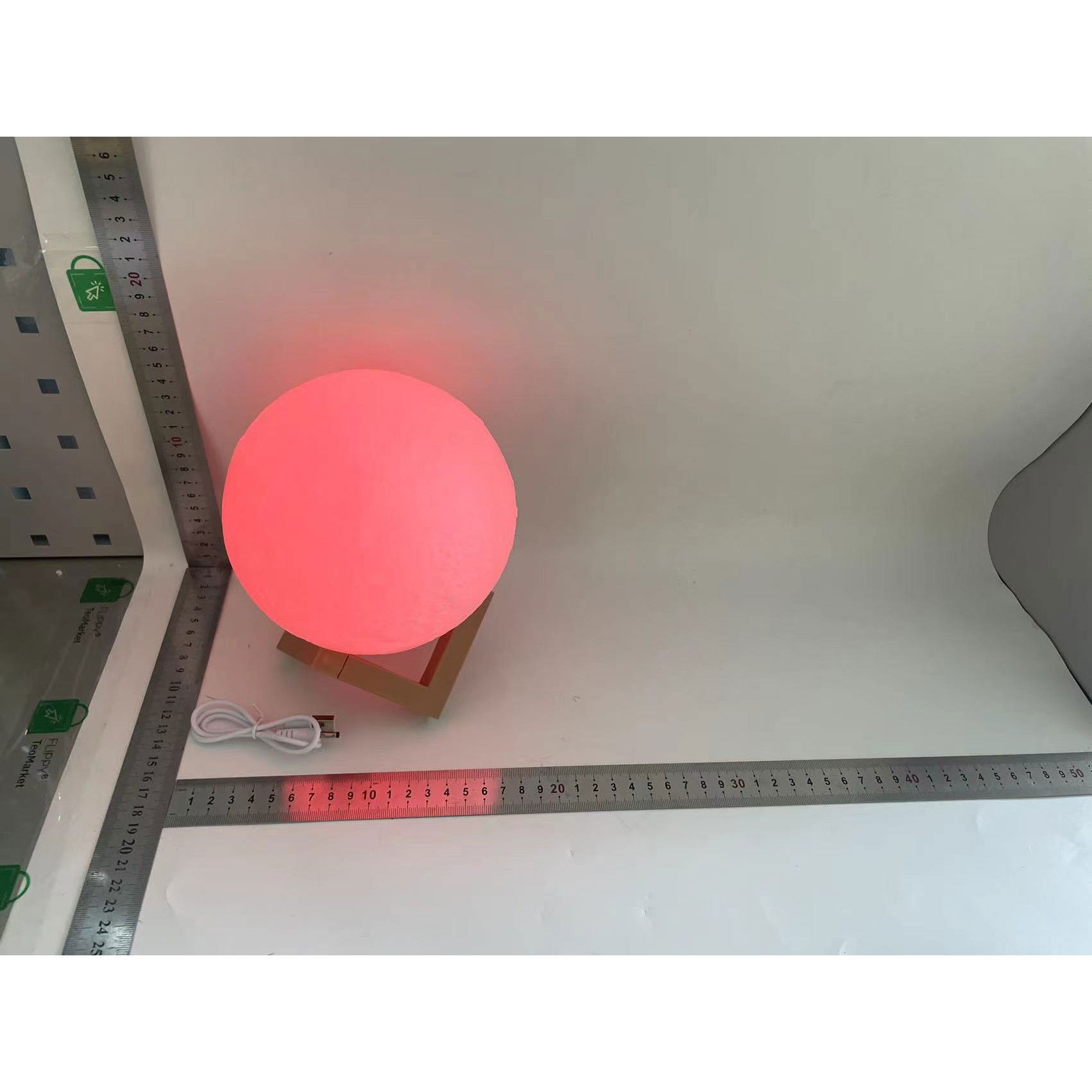 Lampa de veghe luna 3D Moon Light, lumina multicolora cu LED, 7 culori ,schimbare culoare prin atingere,, alimentare baterii, fara acumulator, stand din plastic inclus, 15 cm, Flippy [10]