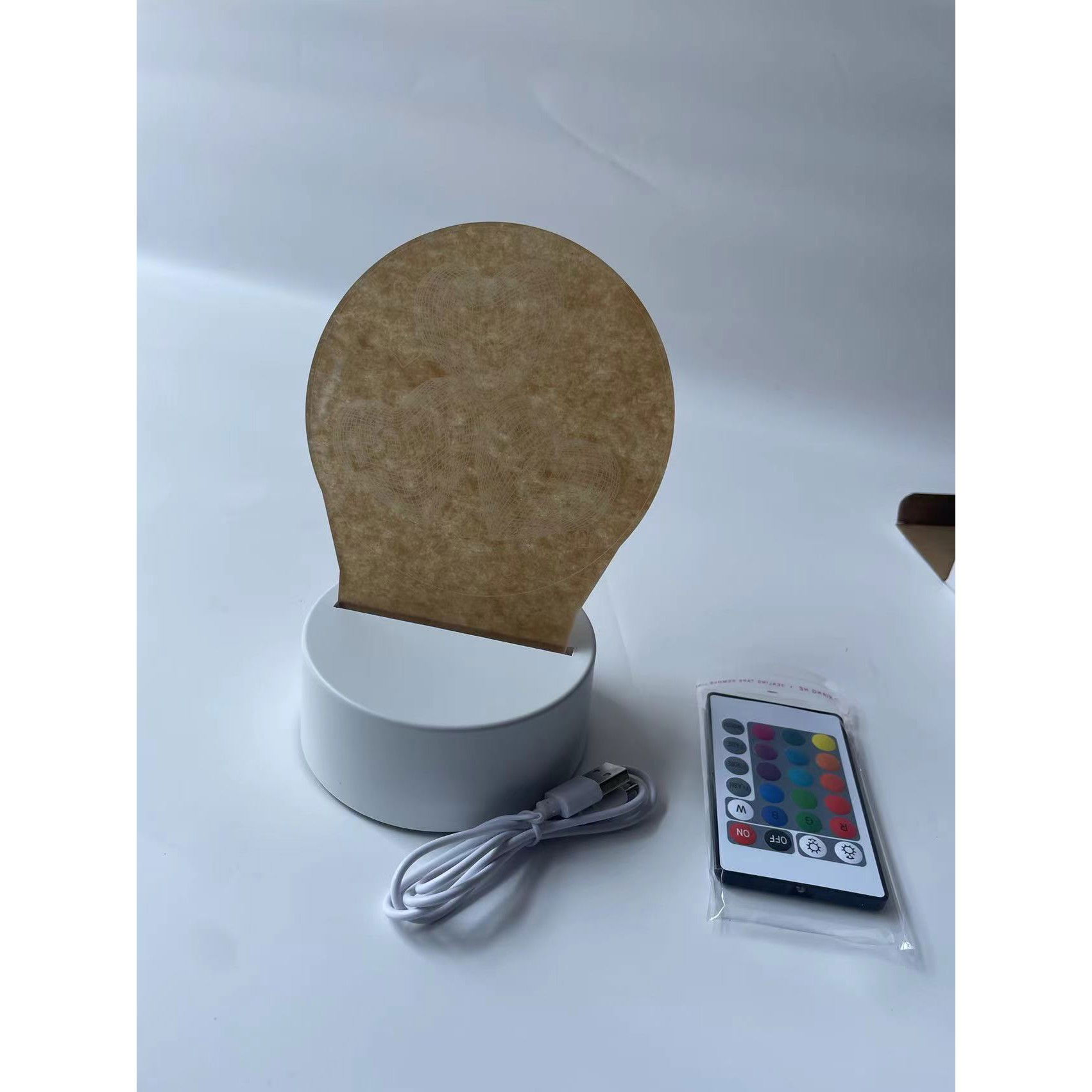 Lampa LED decorativa, Flippy, 3D, Ursulet si Semiluna, cu telecomanda, doua moduri de alimentare USB si baterii, 20 cm inaltime, din material acril si lumina multicolora, alb [10]