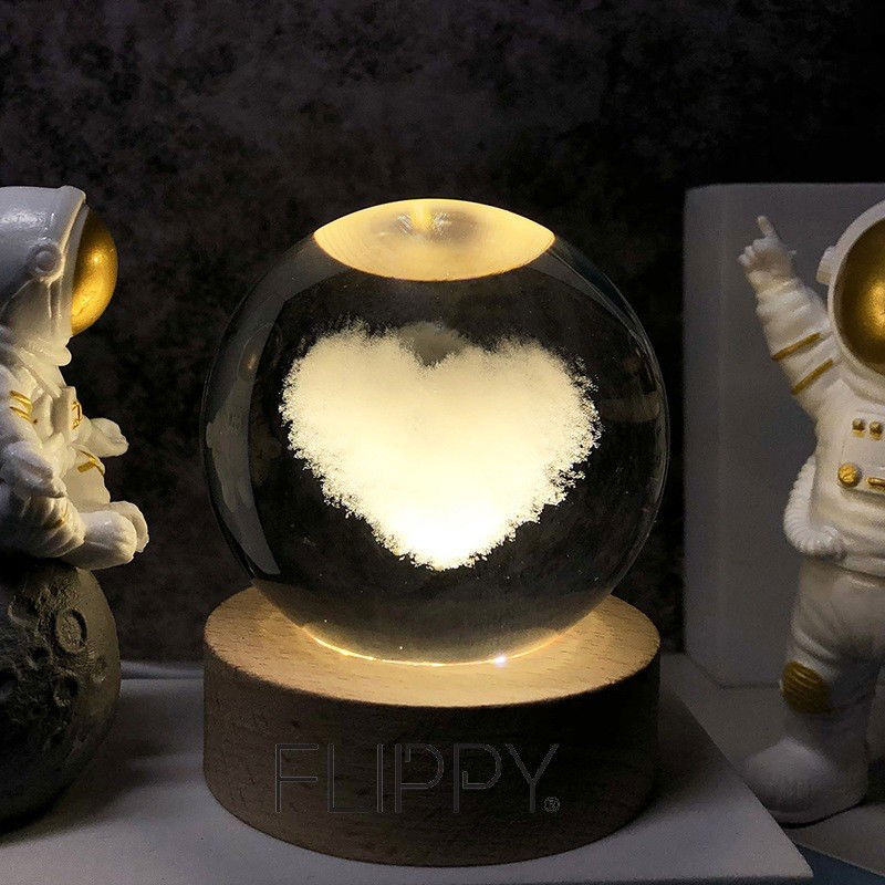 Lampa LED Decorativa, Flippy, Bila de Cristal cu Diametru 6cm, Model Inima 3D, Alimentare USB, Suport din Lemn, Lumina Alb Cald [3]
