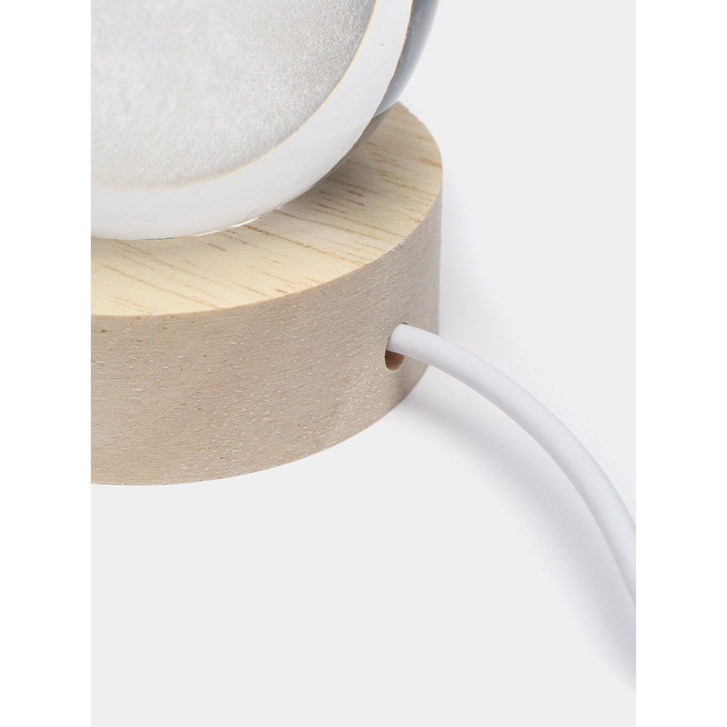 Lampa LED Decorativa, Flippy, cu Bila de Cristal cu Diametru 6cm, Model Luna 3D, Alimentare USB, Suport din Lemn, Lumina Alb Cald [7]