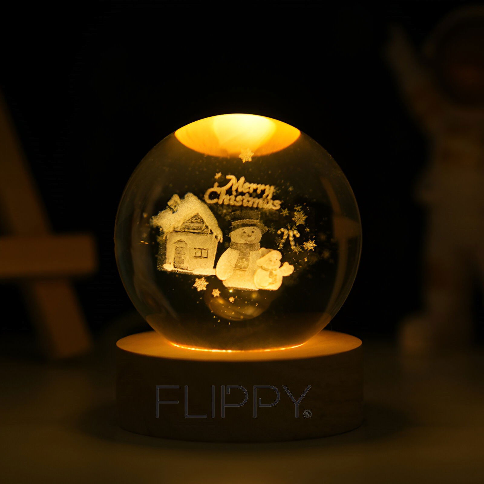 Lampa LED Decorativa, Flippy, cu Bila de Cristal cu Diametru 6cm, Model Merry Christmas 3D, Alimentare USB, Suport din Lemn, Lumina Alb Cald [4]