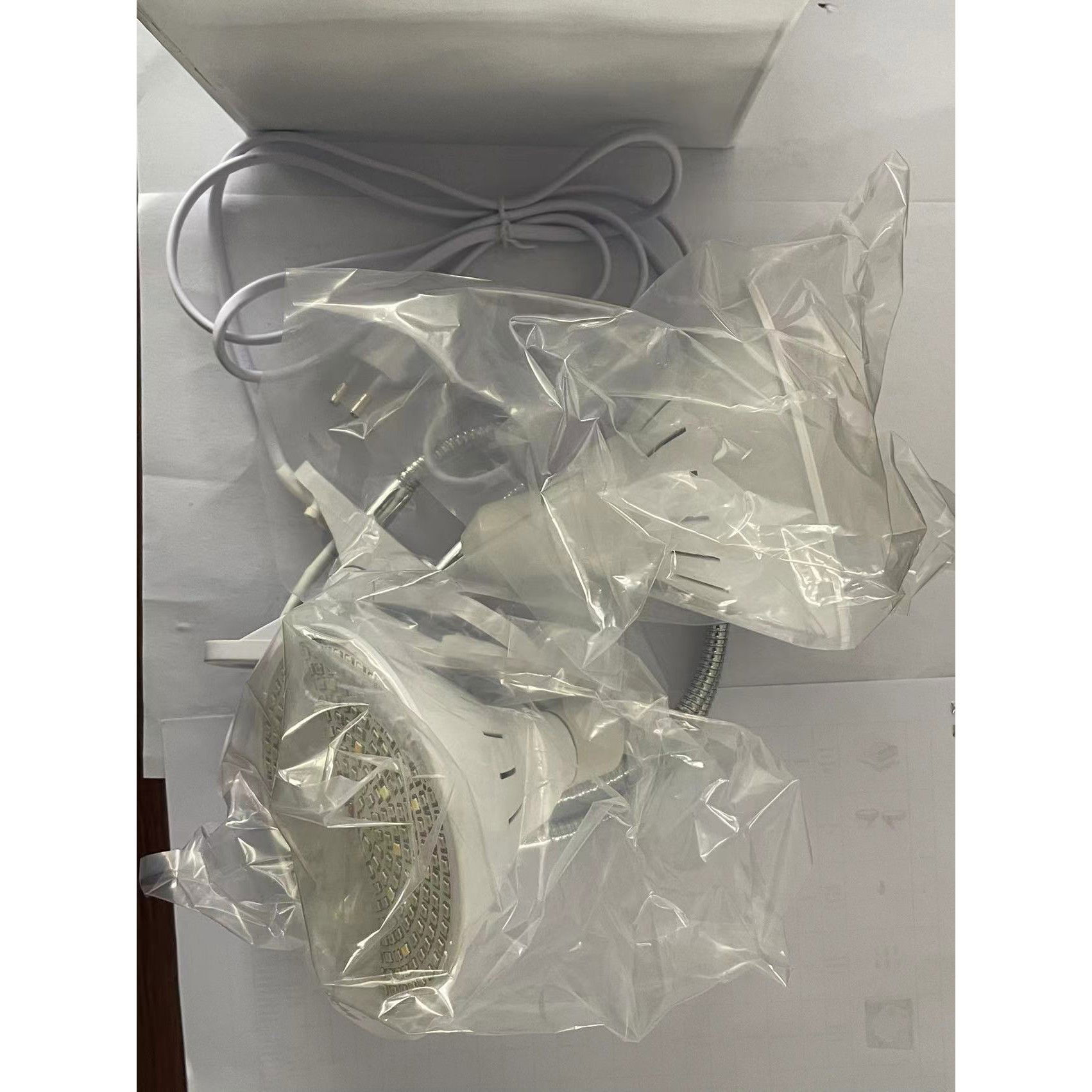 Lampa pentru cresterea plantelor de interior, Flippy, cap dublu, nu emana caldura, 290 leduri, 2 culori , prindere cu clips, 46x11.5x9.2 cm [7]