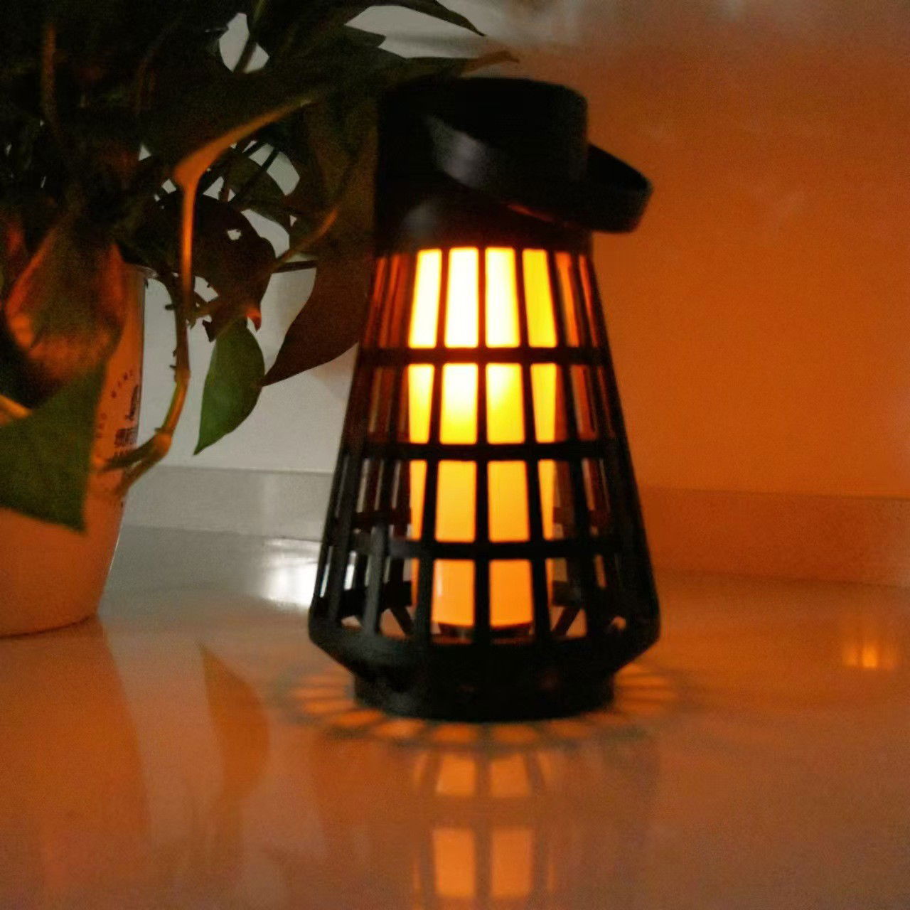 Lampa Solara pentru Gradina, Flippy, Reincarcabila de la Soare, Model Felinar, Portabila cu Picior, Lumina Calda, 12 cm, Negru [3]