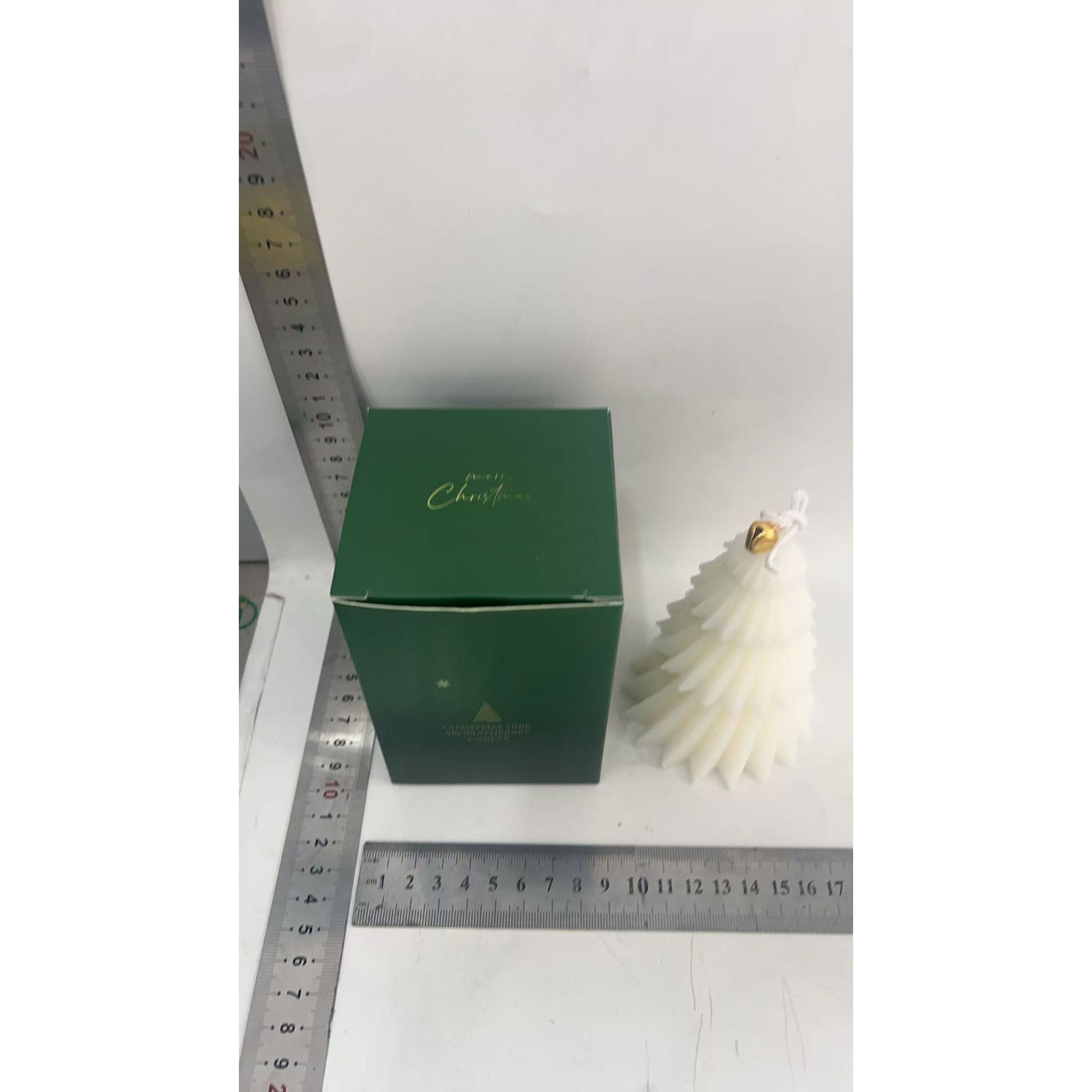 Lumanare de Craciun Parfumata, Flippy, Lumanare Rotativa cu Aromaterapie, Model Brad de Craciun forma Lunga, din Ceara de Soia, 11 x 8 x 8 cm, Alb [7]