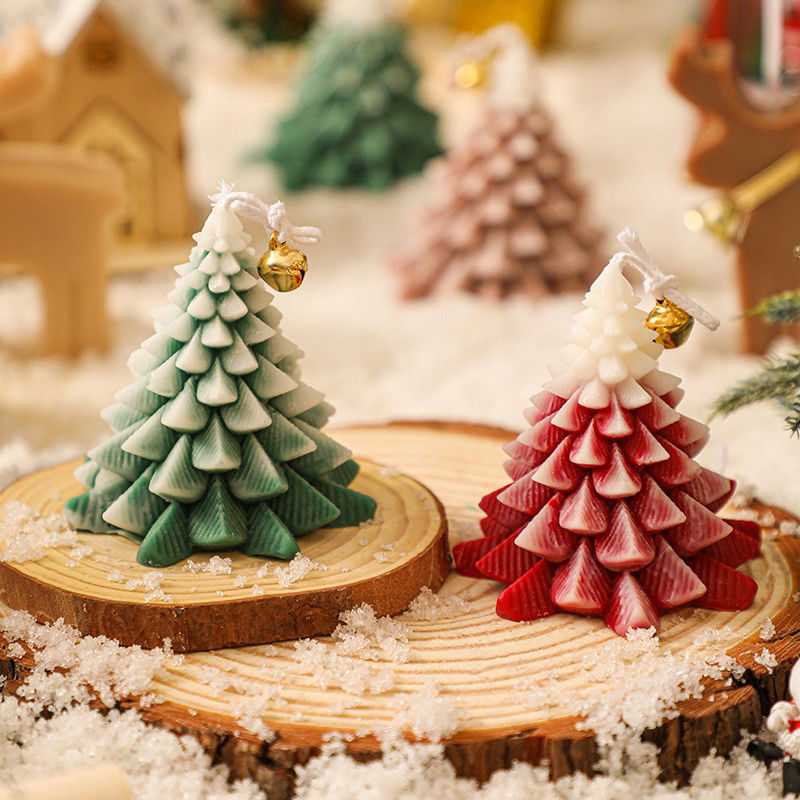 Lumanare Parfumata de Craciun, Flippy, Model Brad de Craciun, din Ceara de Soia, Cadou Creativ Handmade de Craciun, 8 x 7 x 7 cm, Rosu [5]