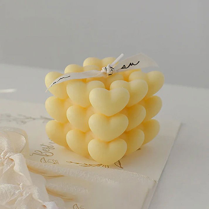 Lumanari - Lumanare Parfumata Decorativa, Flippy, Model Abstract Cub din Inimioare, Lumanare pentru Diferite Ocazii, 6 x 5.5 cm, Aroma de Musetel, Galben