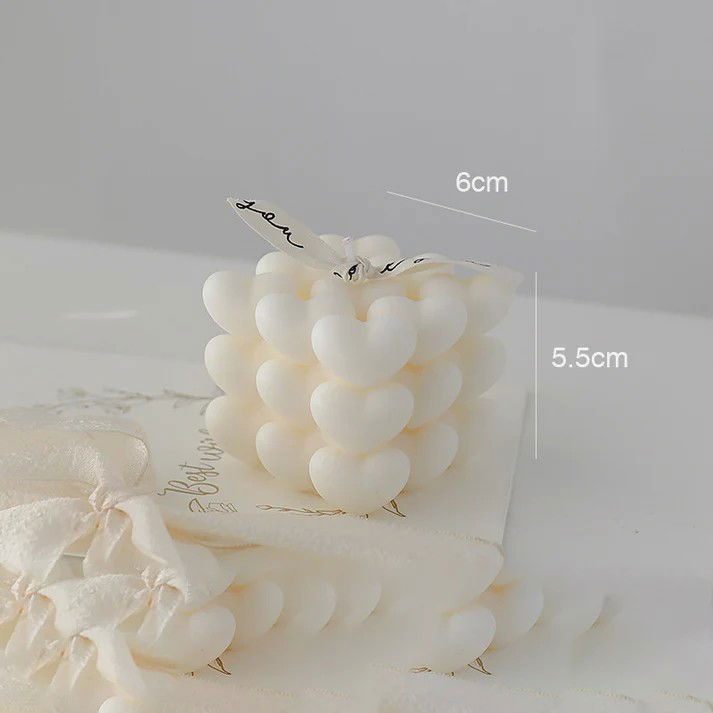 Lumanari - Lumanare Parfumata Decorativa, Flippy, Model Abstract Cub din Inimioare, Lumanare pentru Diferite Ocazii, 6 x 5.5 cm, Aroma de Frezie, Alb