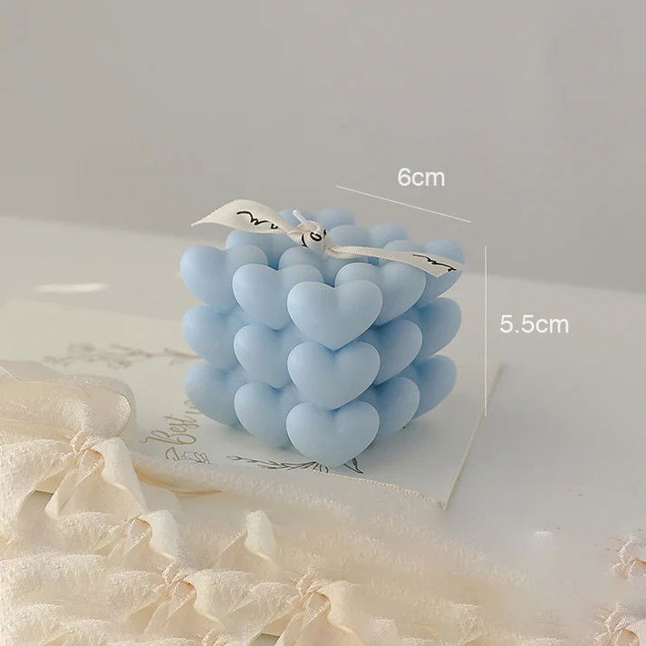 Lumanari - Lumanare Parfumata Decorativa, Flippy, Model Abstract Cub din Inimioare, Lumanare pentru Diferite Ocazii, 6 x 5.5 cm, Aroma de Clopotel de Vant, Albastru