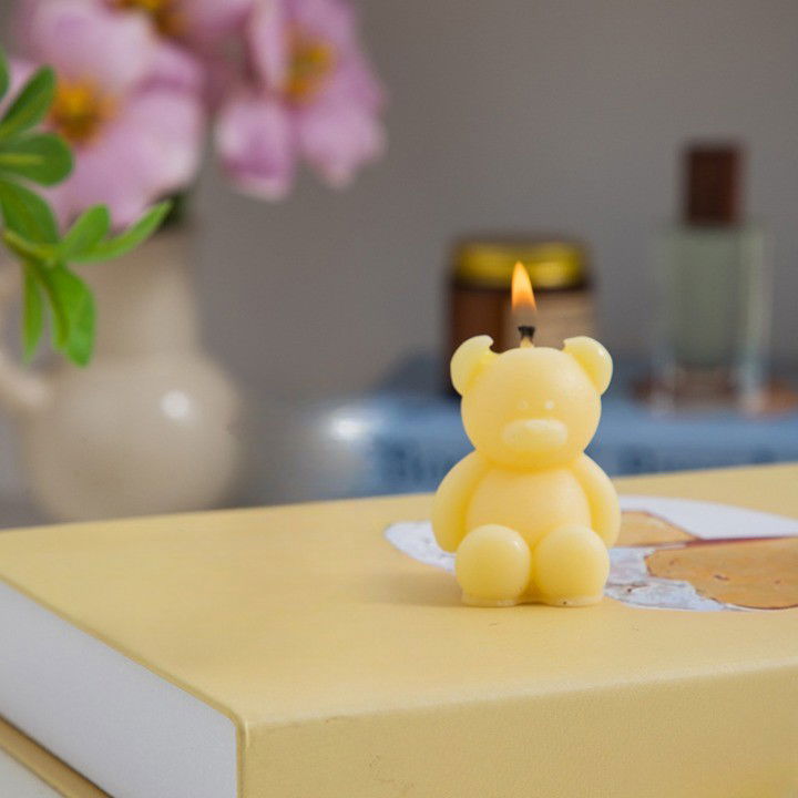 Lumanare Parfumata, Flippy, Model Ursulet, Galbena, Aroma de Lime si Citrice, 5.5x3.6x4 cm [4]