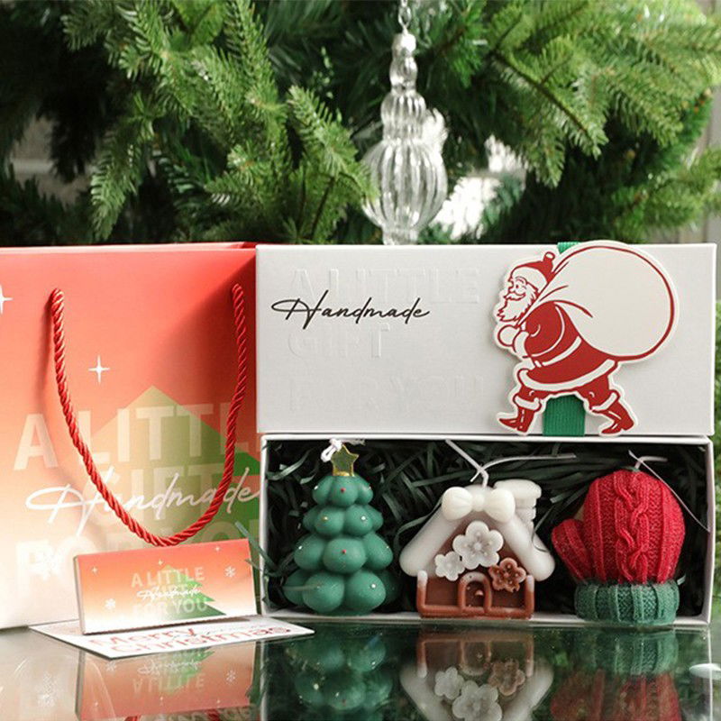 Lumanari - Lumanari Parfumate de Craciun, Flippy, GIFT BOX din 3 Lumanari din Ceara de Soia, Model B Brad, Manusa, Casuta, 22.5 x 9.5 x 5 cm, Multicolor