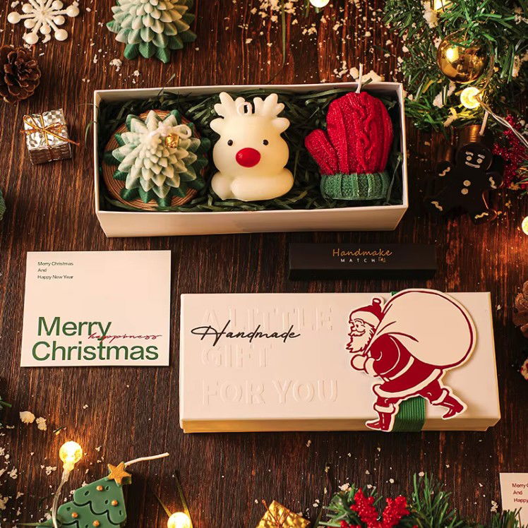 Lumanari - Lumanari Parfumate de Craciun, Flippy, GIFT BOX din 3 Lumanari din Ceara de Soia, Model A Brad, Manusa, Ren, 22.5 x 9.5 x 9 cm, Multicolor