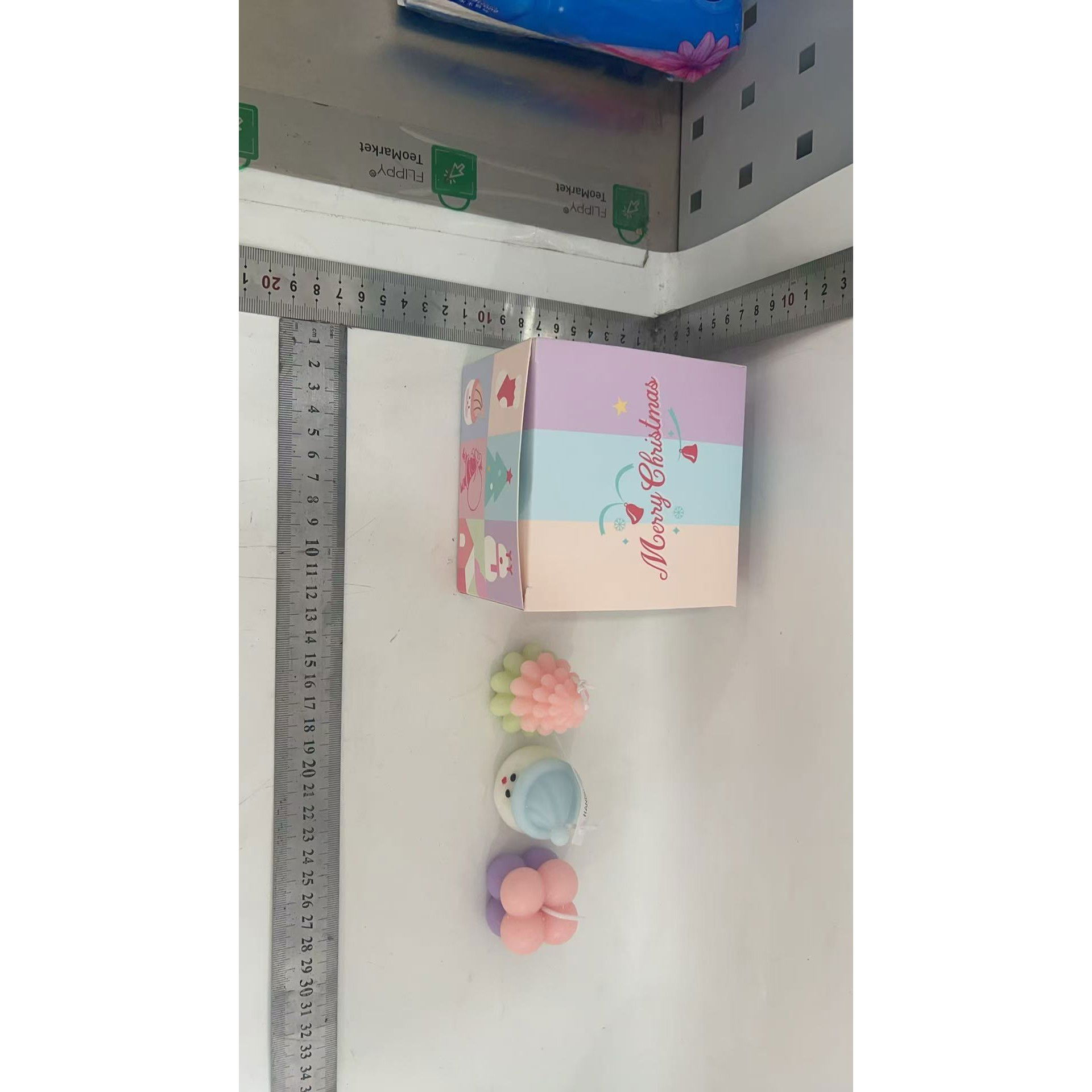 Lumanari Parfumate de Craciun, Flippy, Gift Box Set cu 3 Lumanari Aromaterapie, 11 x 11 x 7.5 cm, Roz Verde [3]