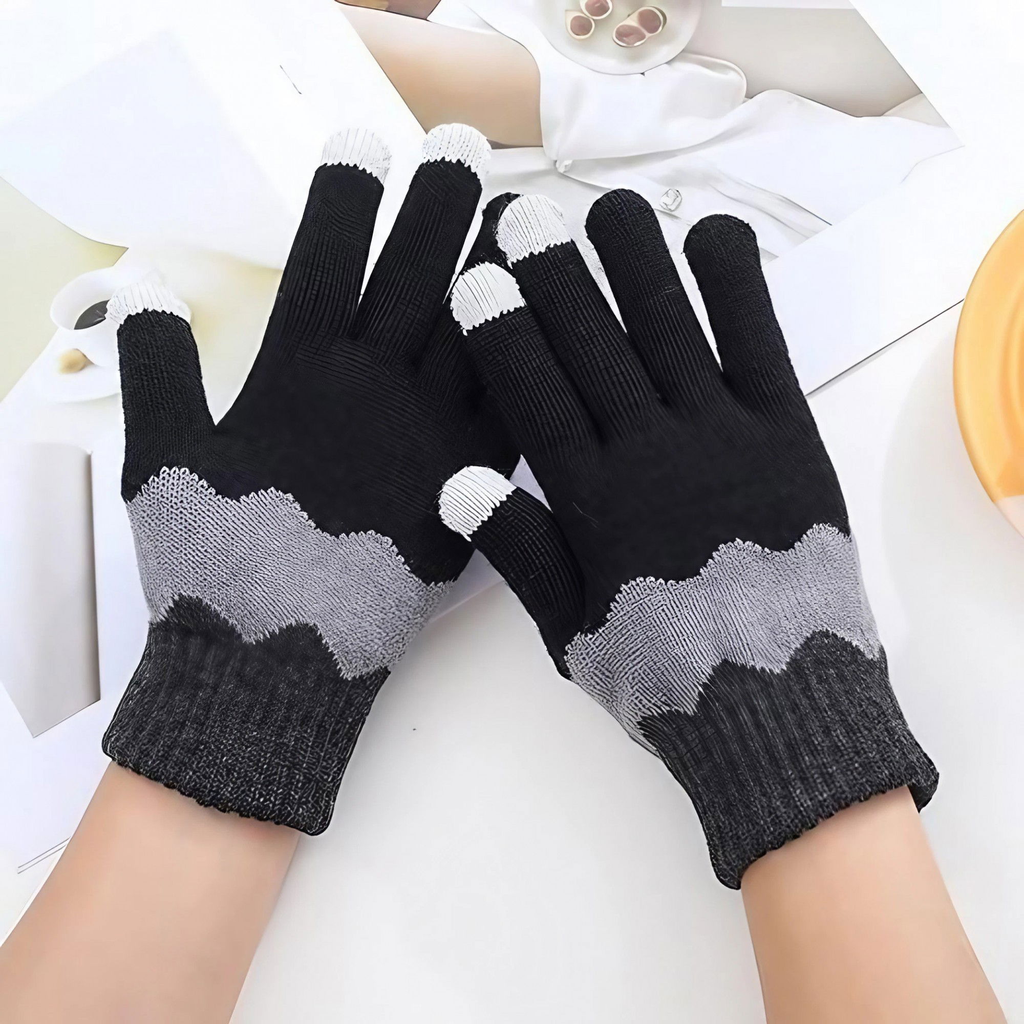 Manusi de Dama, Flippy, Model Ondulat, Functie Touchscreen (ecran tactil), Material Acril Tricotat, Manseta Elastica, Interior Catifelat, Marime Universala, Negru/Gri [6]